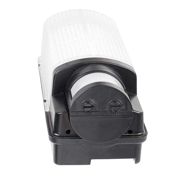 Armstrong Lighting:Motion 6W LED Security Light in Black with PIR