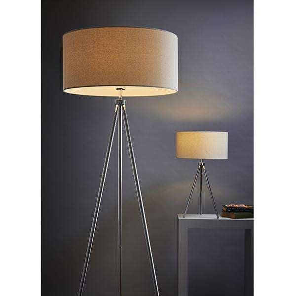 Armstrong Lighting:Tri Table Lamp in Chrome