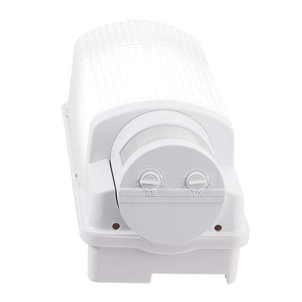 Armstrong Lighting:Motion 6W LED Security Light in White with PIR